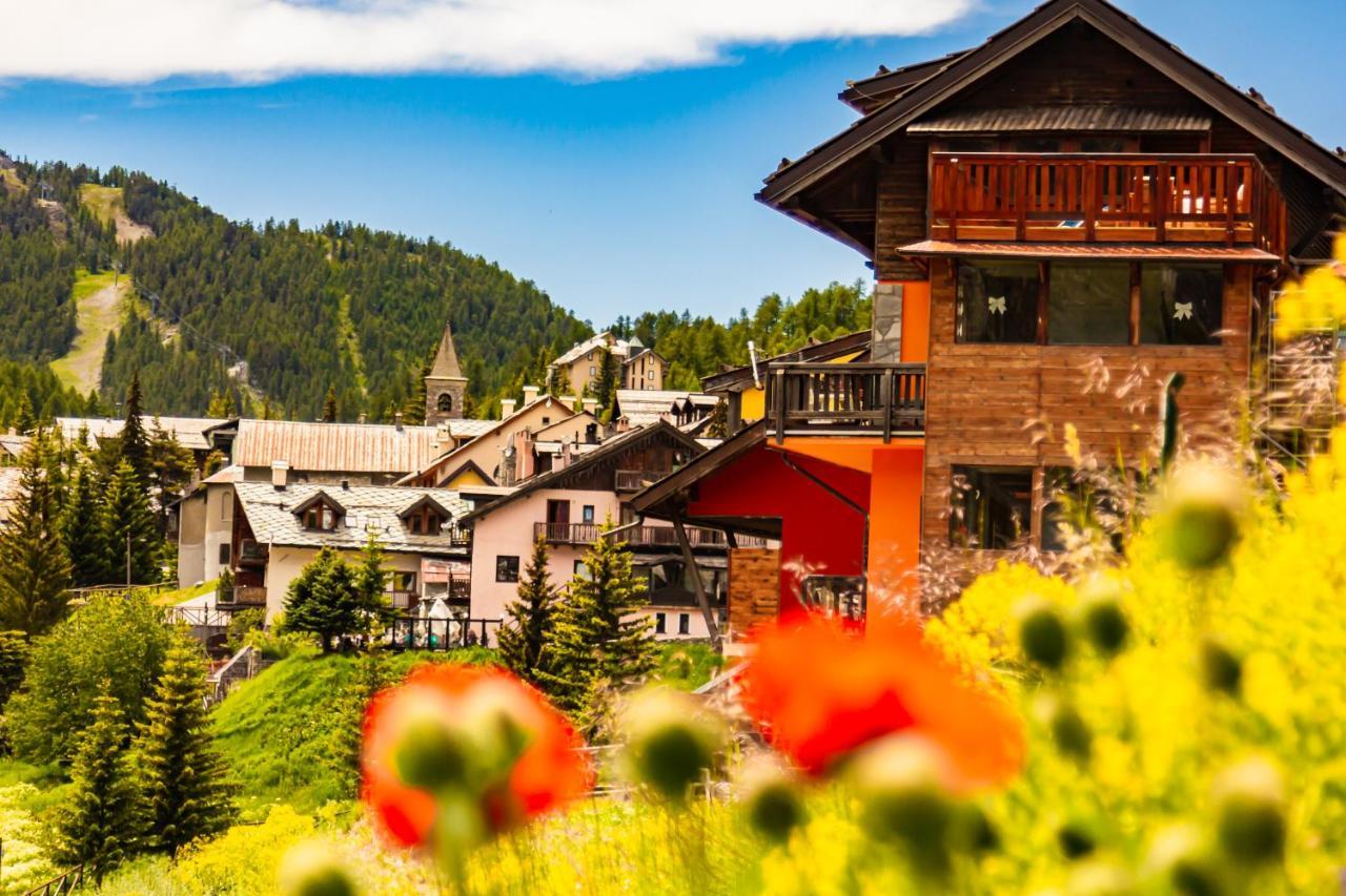 Hotel Al Foiron Claviere Bagian luar foto