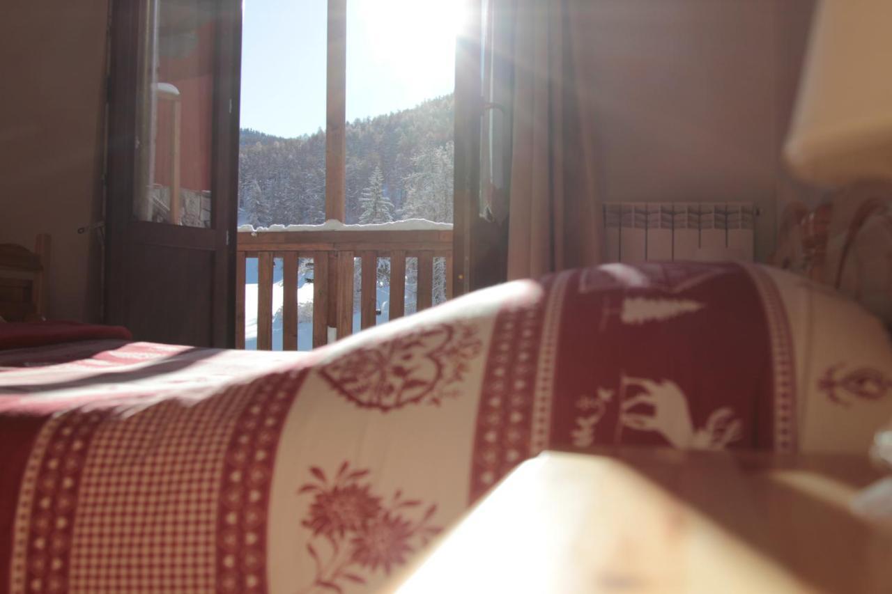 Hotel Al Foiron Claviere Bagian luar foto