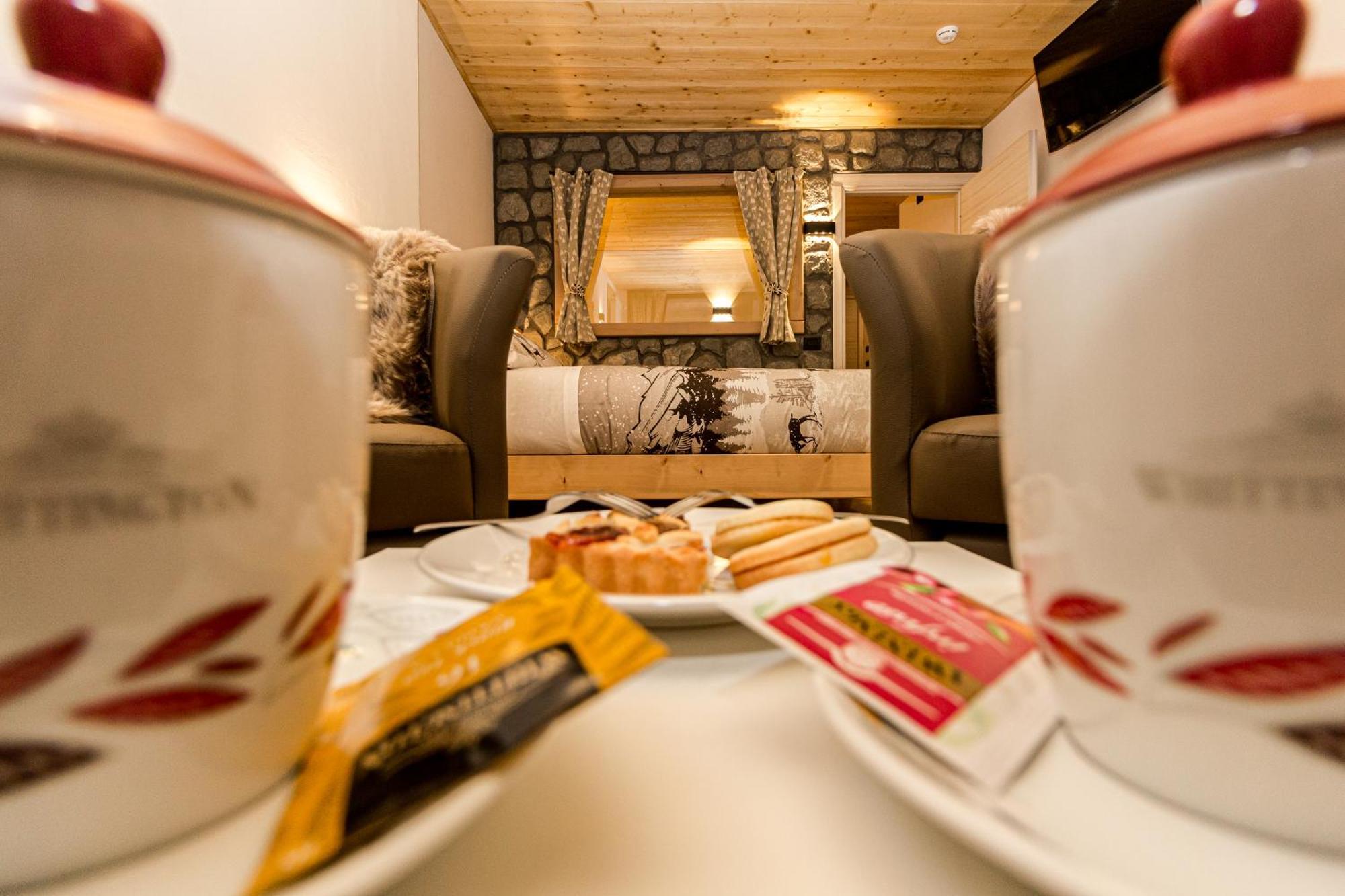 Hotel Al Foiron Claviere Bagian luar foto