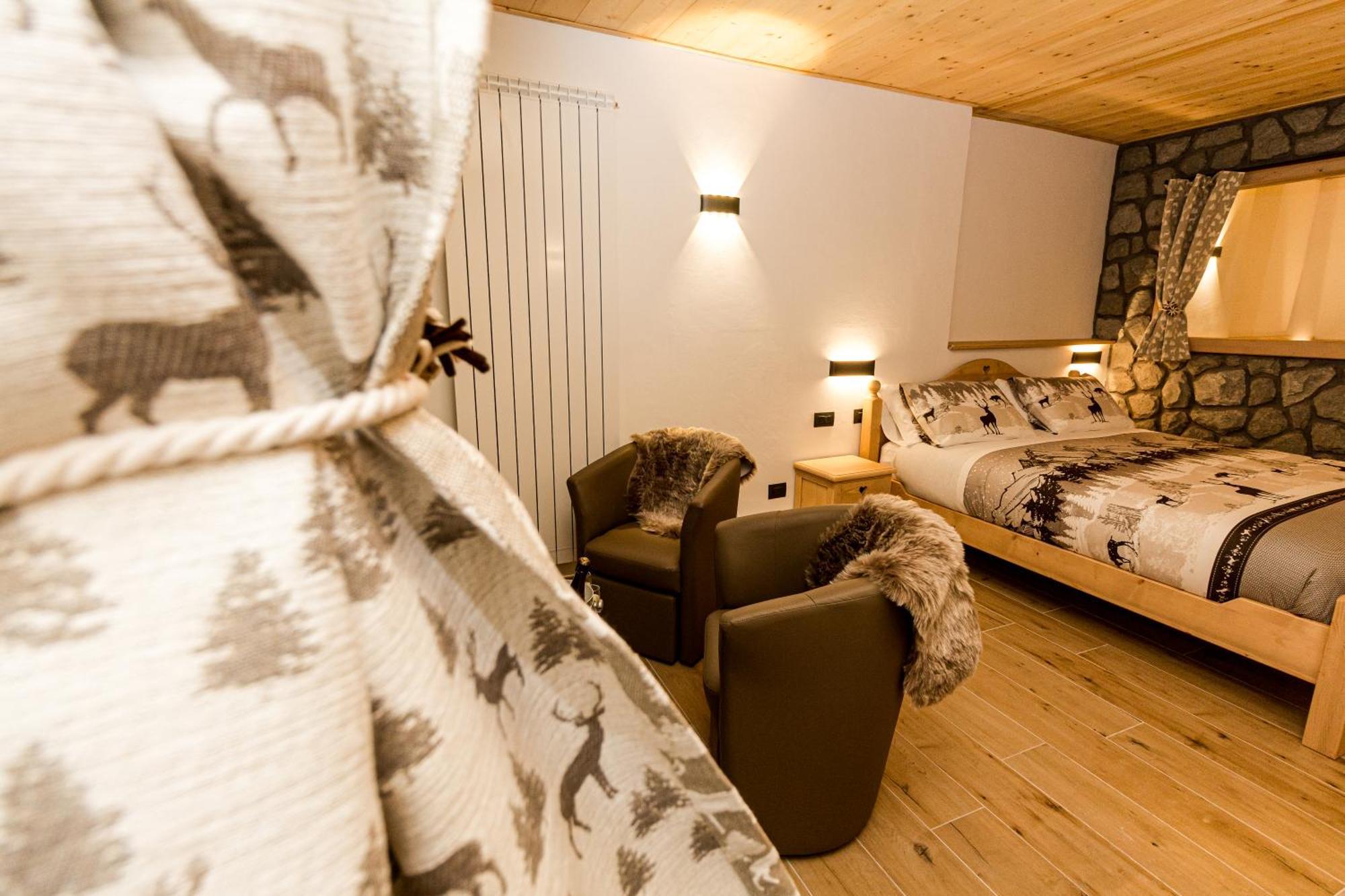 Hotel Al Foiron Claviere Bagian luar foto